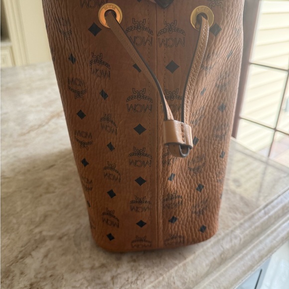 MCM Liz Reversible Tote with Pouch - Picture 7 of 9